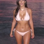 Kim-Kardashian-Bikini3