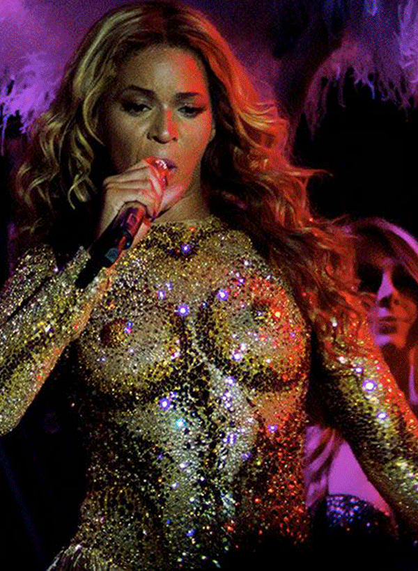 Beyonce-Concert-Tits2