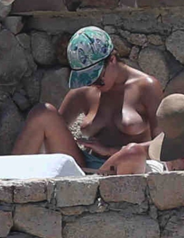 Rumer Willis Tallulah Willis Topless Boobs Bikini Candids In Cabo San Lucas 08