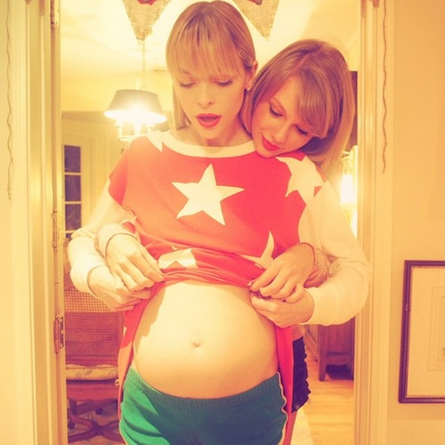 Taylor-Swift-Baby-Bump