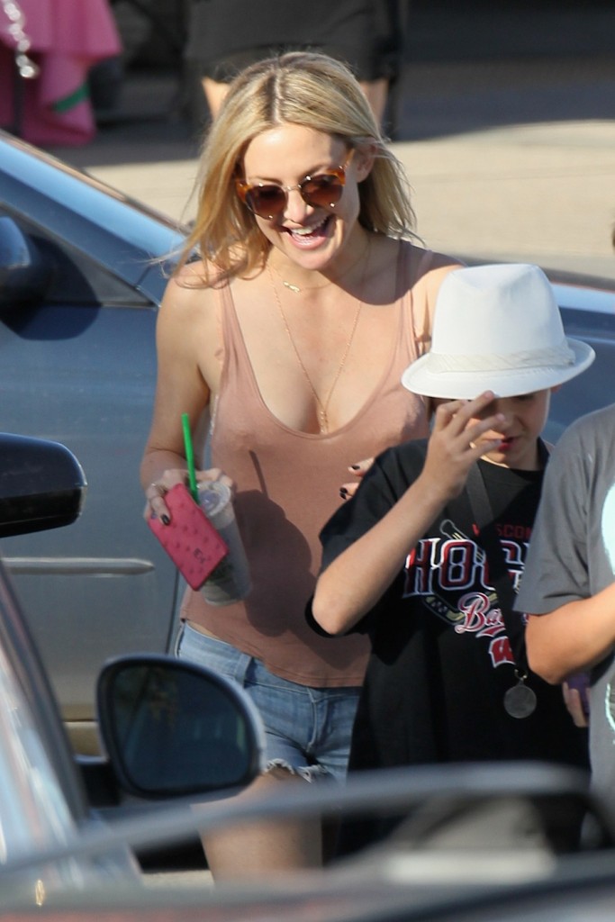 EXCLUSIVE: Kate Hudson dresses up for the 85 degree heat in Malibu with daisy dukes and tank top