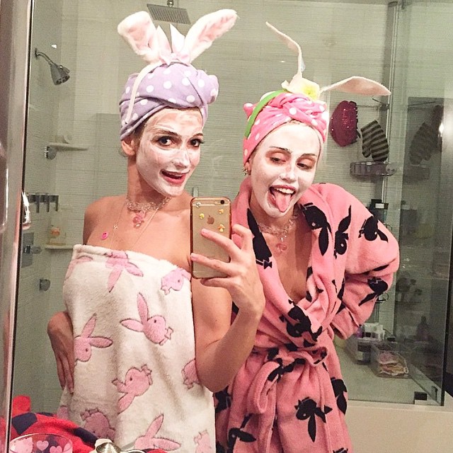 Miley_Cyrus_Easter_1