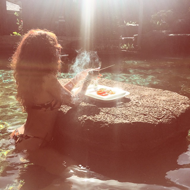 Rihanna-Bikini-Photoshoot-1