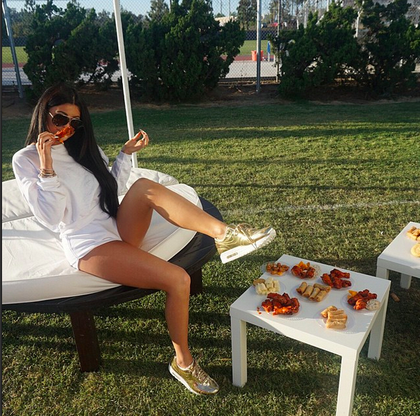 Kylie-Jenner-Eating-1