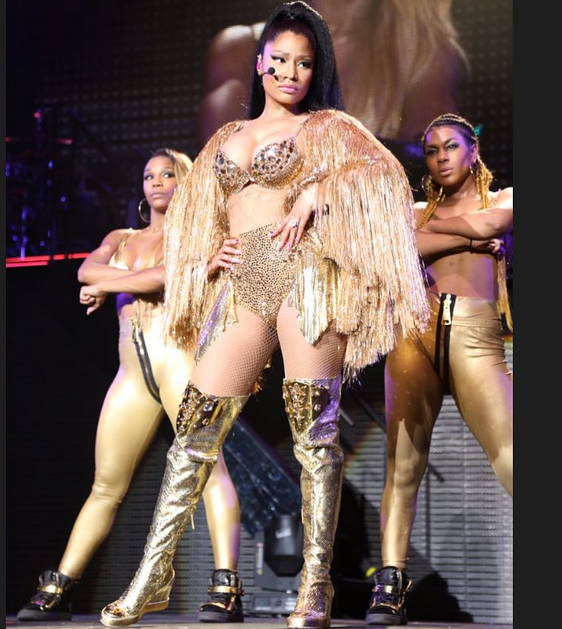 Nicki-Minaj-Performing-1
