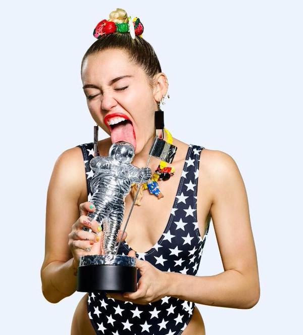 Miley-VMA-6
