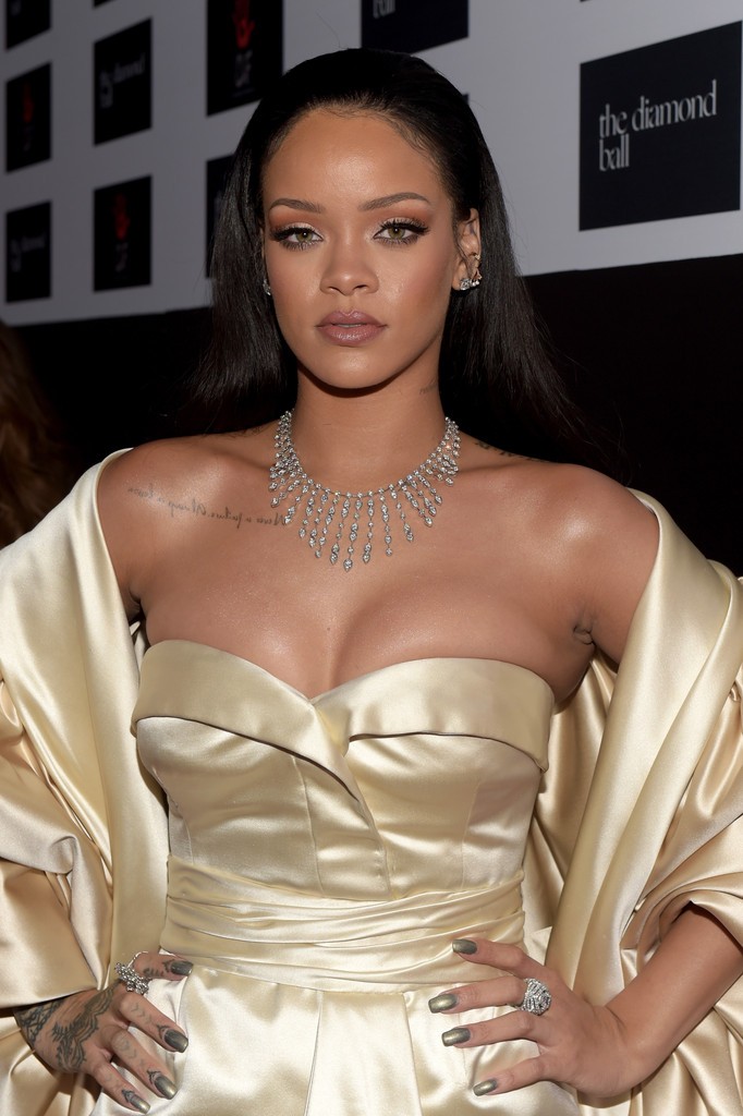 Rihanna_Clara_Lionel_Foundation_Host_2nd_Annual_UIDLgHr6EqEx