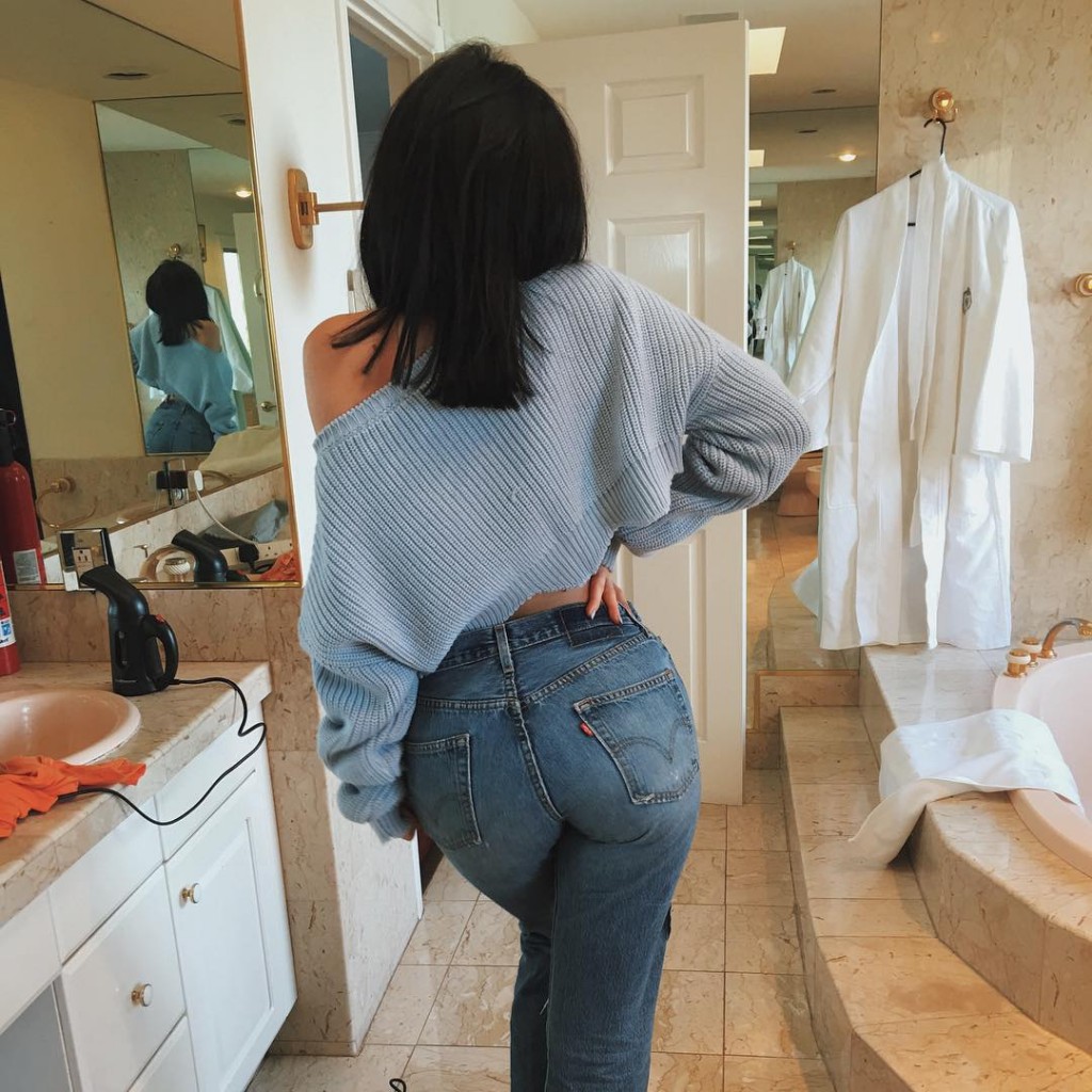 Kylie-Jeans-3