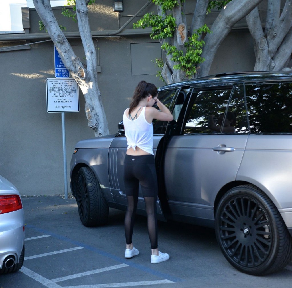 Kendall Jenner - Leaving a Yoga Studio in Hollywood (Spandex) - 26032016_007