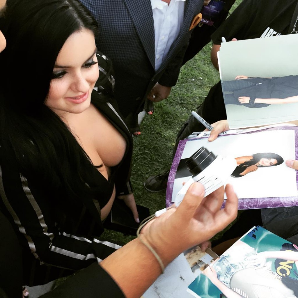 Ariel Winter With Fans 1