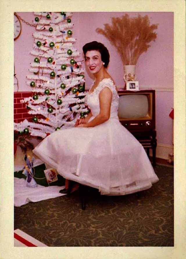 middle-aged-women-posing-next-to-christmas-trees-from-the-1950s-60s-32
