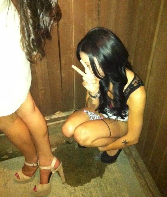 pees Drunk girl