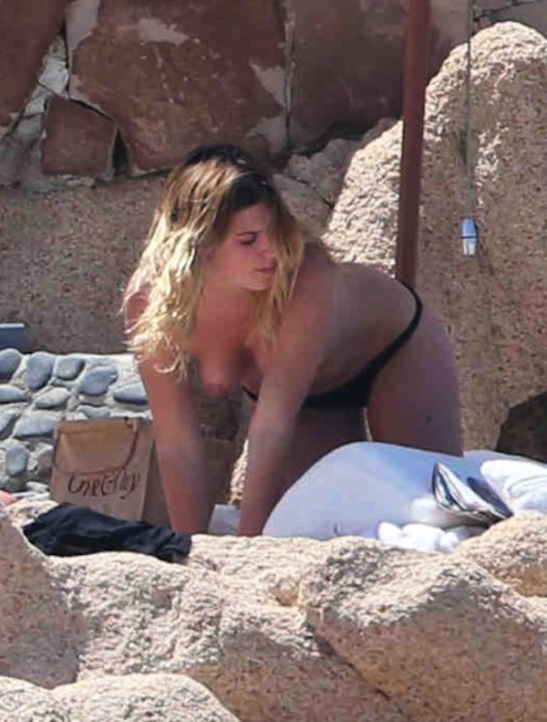 Rumer Willis Tallulah Willis Topless Boobs Bikini Candids In Cabo San Lucas 11