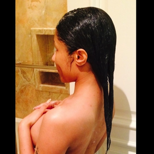 Nicki Minaj Instagrams Her Shower Of The Day