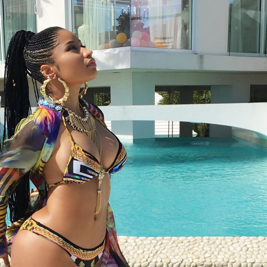 nicki-minaj-sexy-2