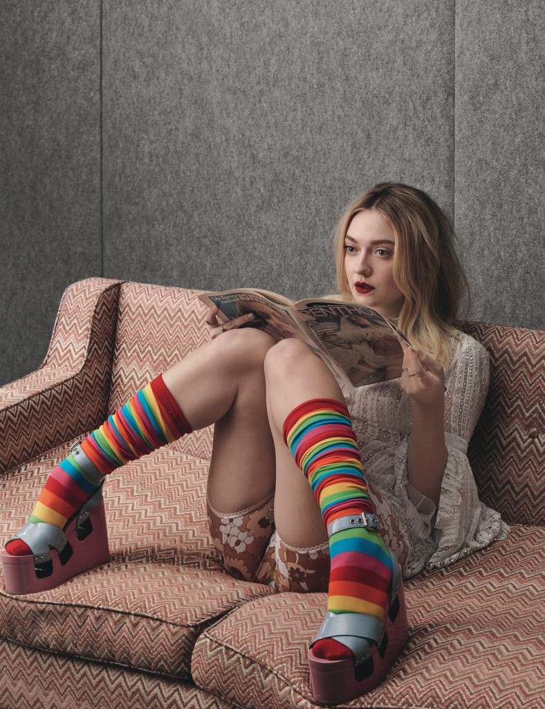 Dakota Fanning Crotch Shot, Hailee Steinfed Bra and Emma Stone Wet Lesbianism for W Magazine