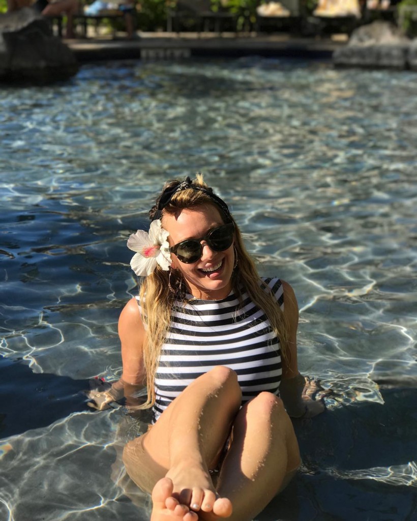Hilary Duff Peeing in the Pool