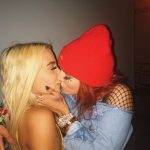 Bella Thorne fake lesbian