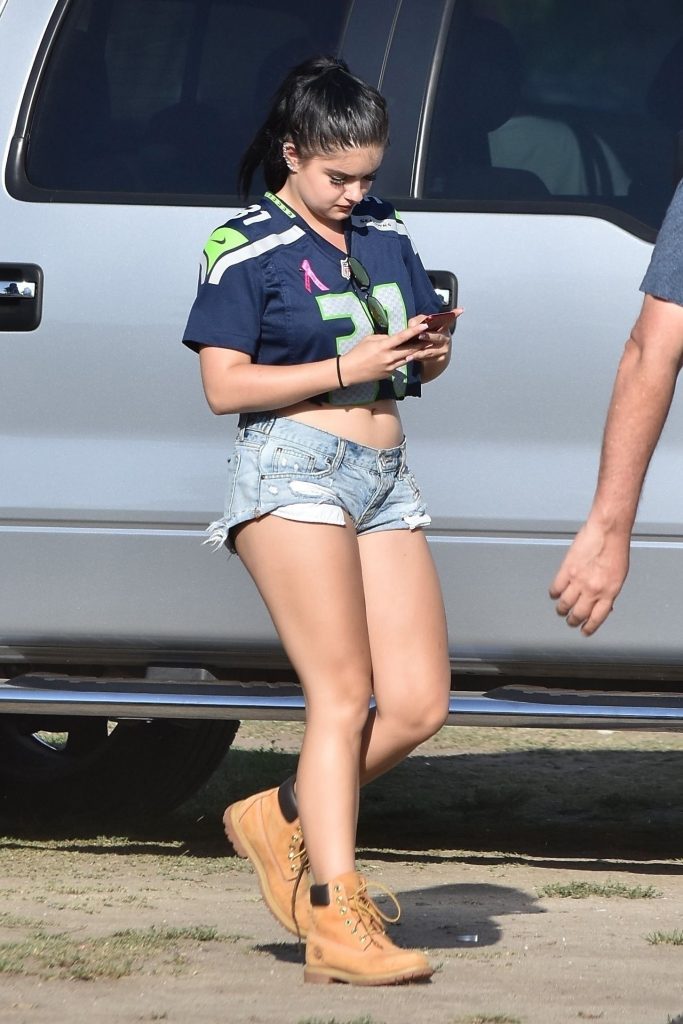 Ariel Winter's Stomach Hanging Over her Shorts