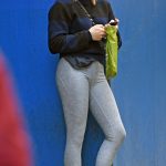 Chloe Grace Moretz in Leggings