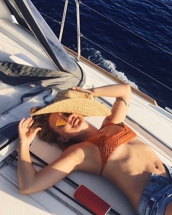 Kate Hudson In a Bikini on a Boat Showing Fake Tits