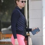 Kate Upton Ass in tight pink leggings