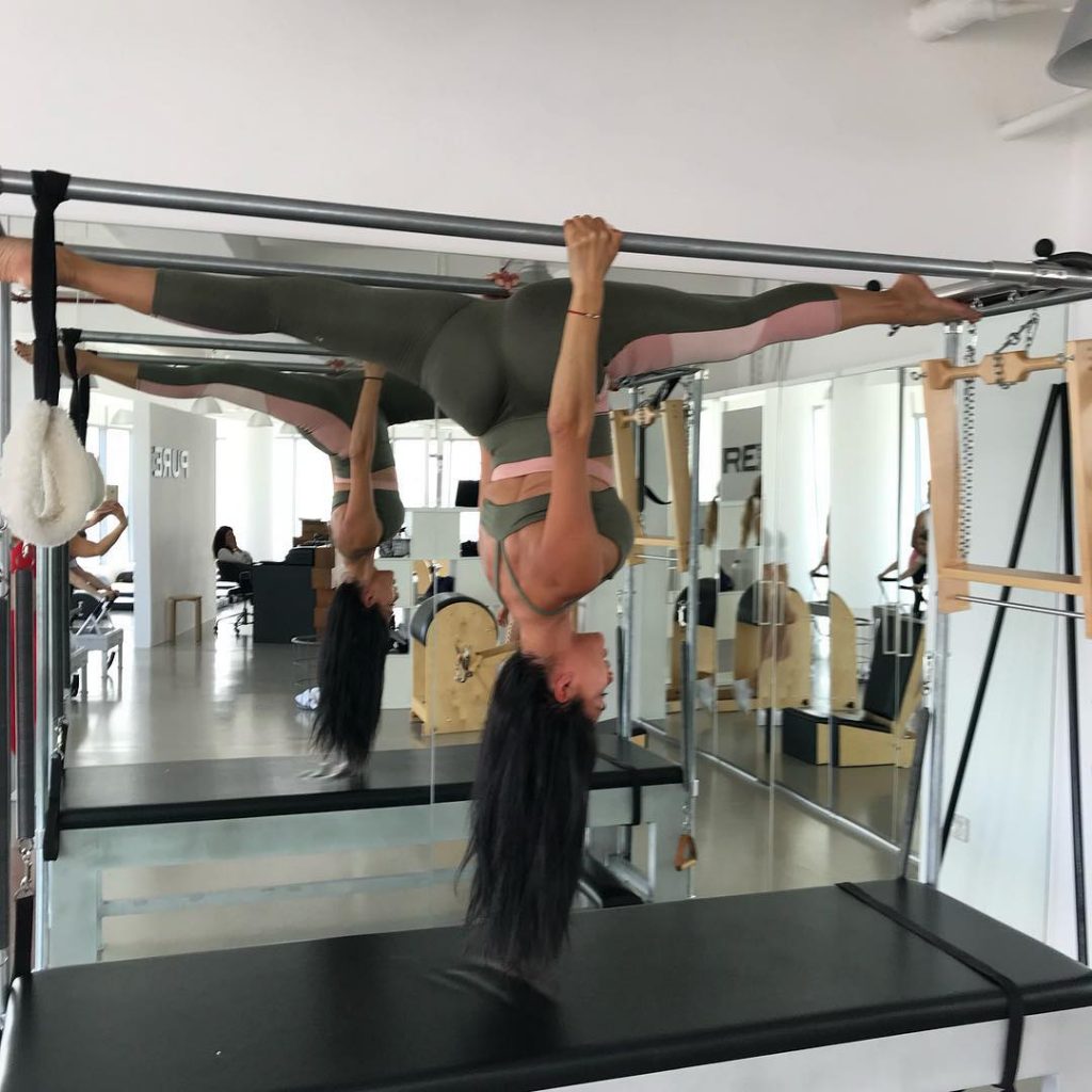 Nicole Scherzinger Ass in tight leggings for Instagram