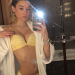 Sarah Snyder Yellow Bra big Tits