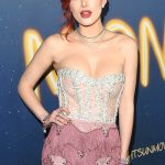 Bella Thorne hairy armpit and big cleavage