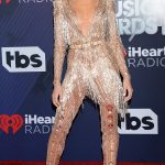 Hailey Baldwin tits out on the red carpet