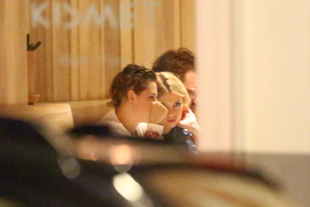 Kristen Stewart and Stella Maxwell Still Scisoring at dinner