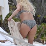 Jessica Simpson Big Tits and Fat ASs in a Bikini on Vacation 1