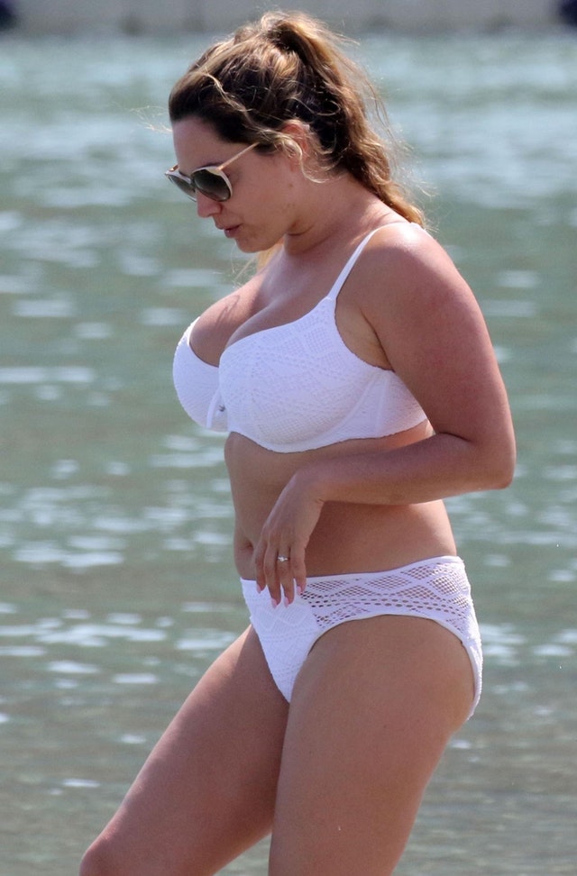 Kelly Brook Big Fat Tits in White Bikini