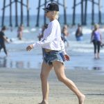 Gwen Stefani Pussy Flash Jean Shorts on Beach