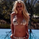Britney Spears Big Tits Tight Abs Sexy in a Bikini