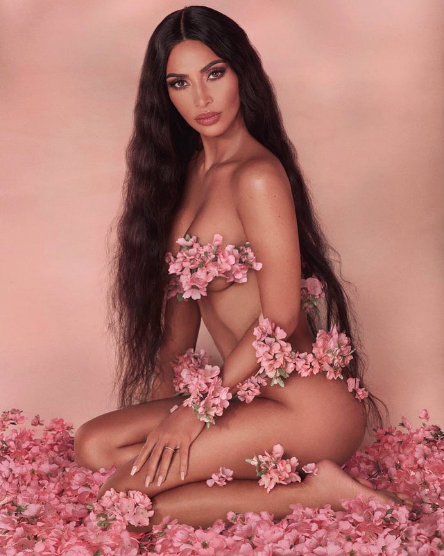 Kim Kardashian Naked Covering Nipples with Flowers Insagram