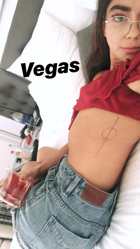 Sarah Hyland Tits Slutty in Vegas