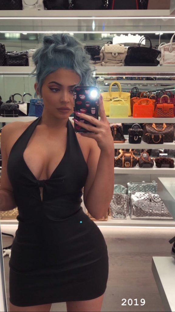 Kylie Jenner Big Fake Tits in Black Face
