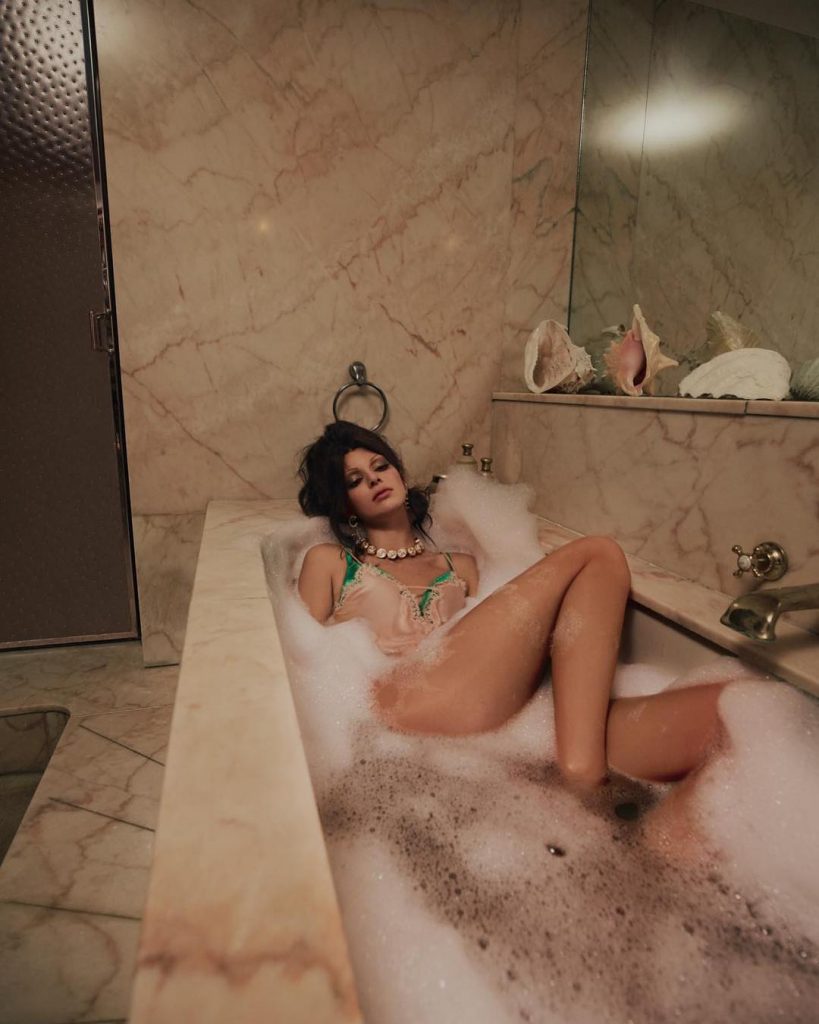 Kendall Jenner Vogue Naked