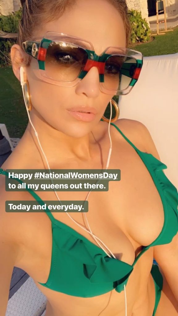 Jennifer Lopez Bikini Tits