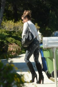 Kate Beckinsale Tight Leggings