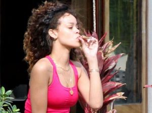 Celeb Smoking Weed Bella Thorne