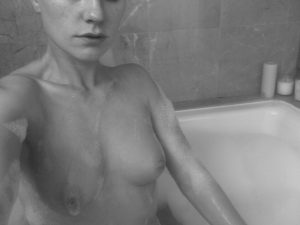 Possibly Anna Paquin Nude Pussy Tits
