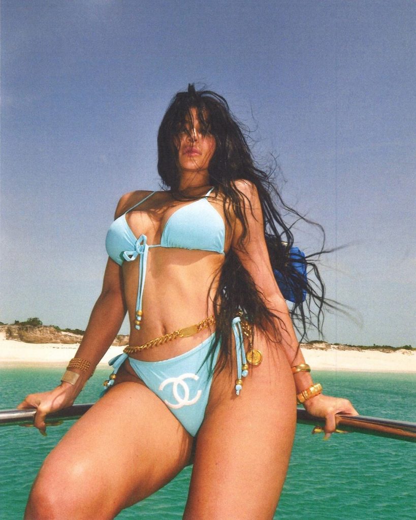 Kylie Jenner Facetune Bikini