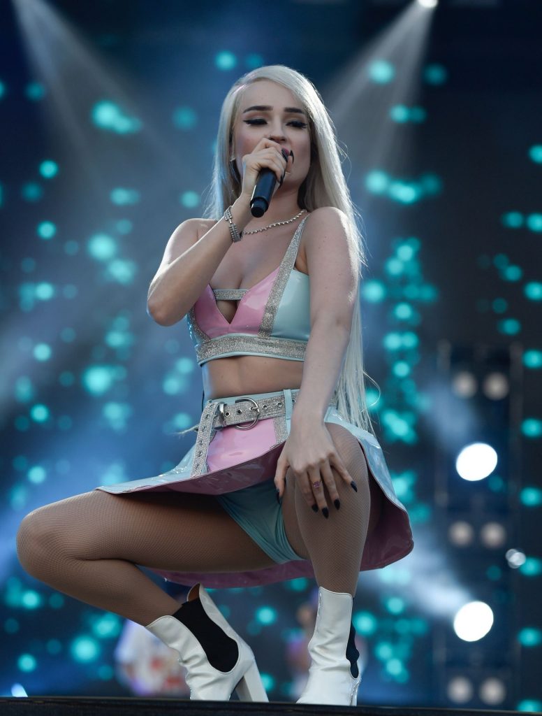 Kim Petras Upskirt