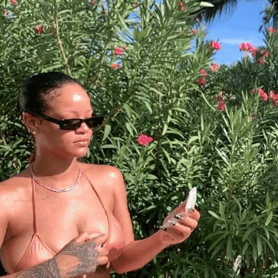 Rihanna Titty Bounce Erotica