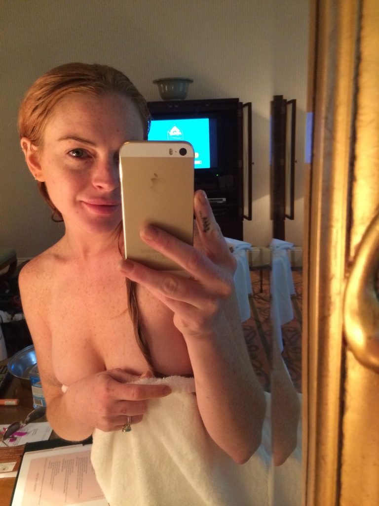 Lindsay Lohan Topless Home Isolation Nude