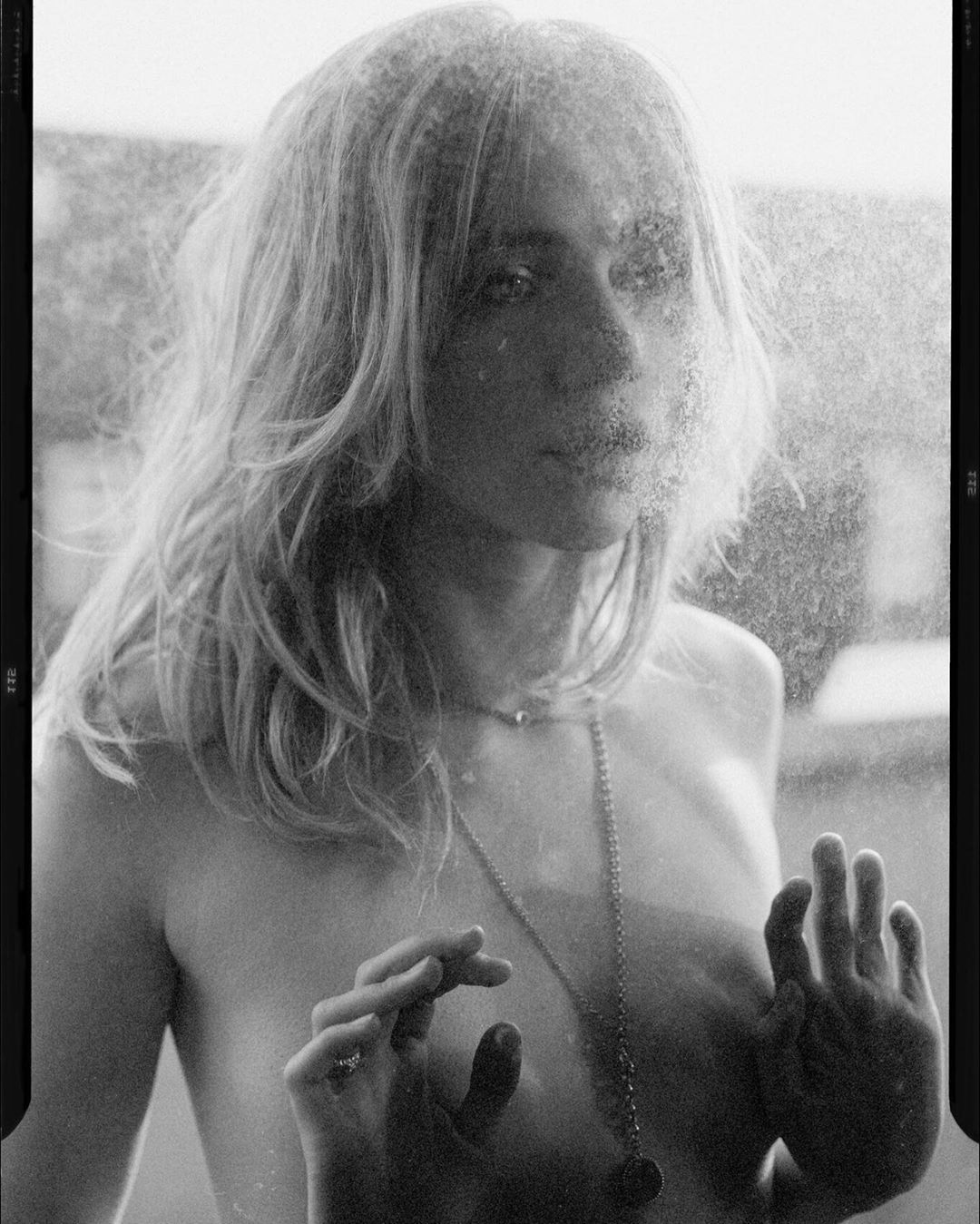 Suki Waterhouse Topless