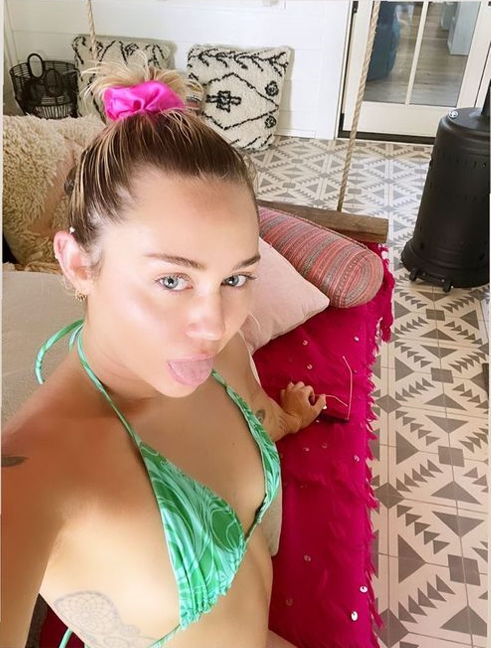 Miley Cyrus Bikino DrunkenStepFath