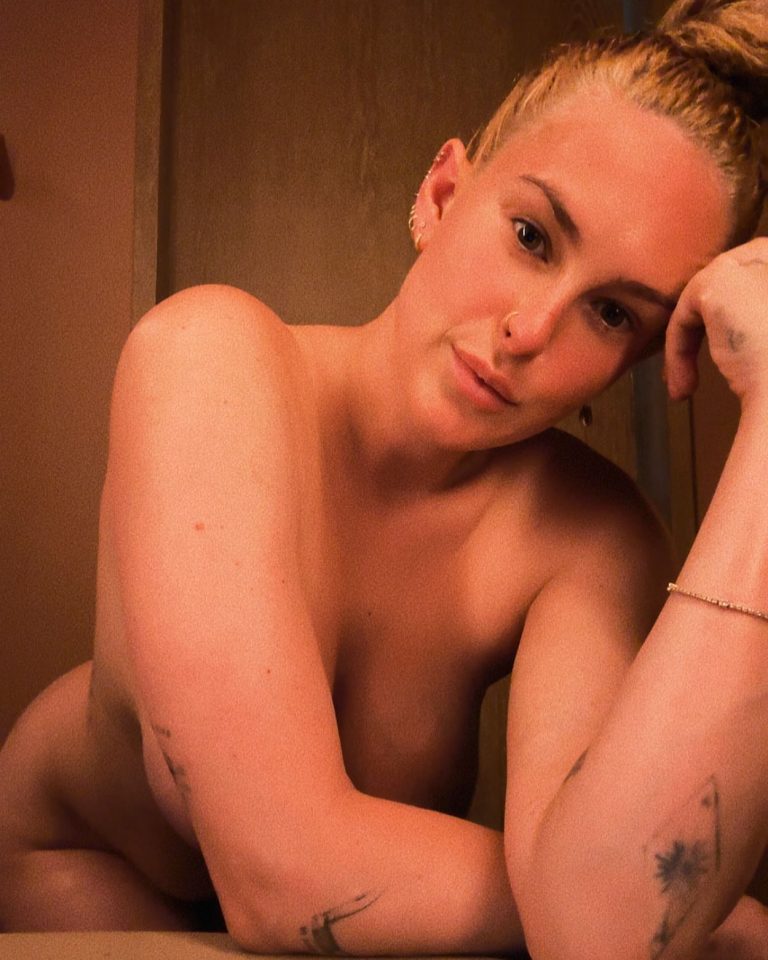 Rumer Willis Nude Of The Day 6594